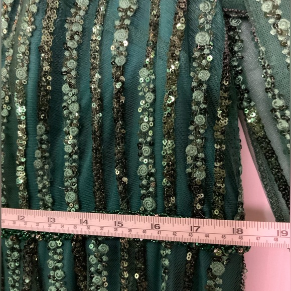 MAC DUGGAL Long Sleeve Sequin Emerald Green Gown - Picture 11 of 12